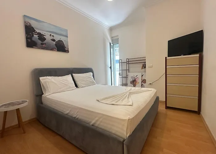 Vlora - Ggpremiumstays - 2 Double Bedrooms Apartment First Line Exclusive Beachfront With 2 Balconies
