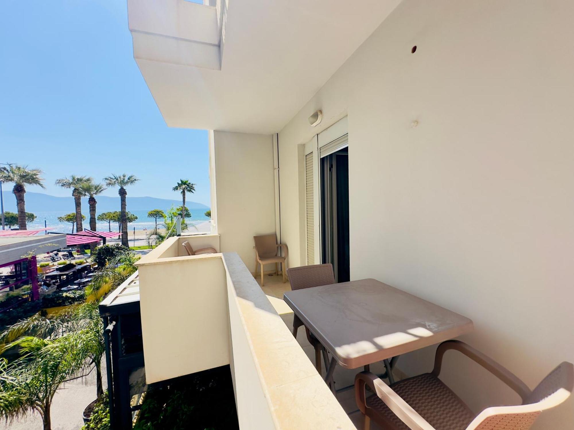 - Ggpremiumstays - 2 Double Bedrooms First Line Exclusive Beachfront With 2 Balconies Влёра